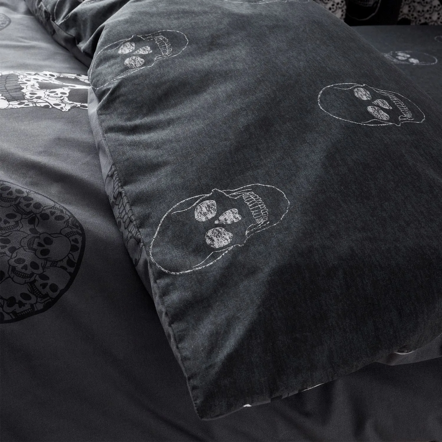 Catherine Lansfield Skulls Duvet Set