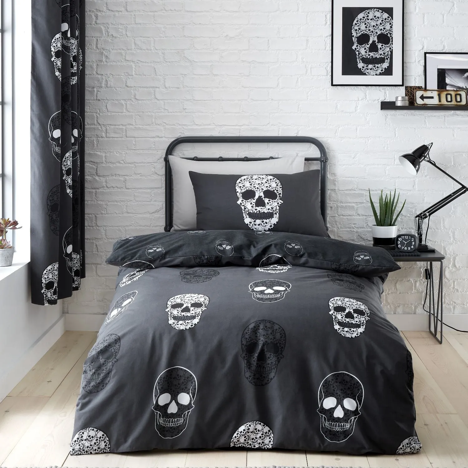 Catherine Lansfield Skulls Duvet Set